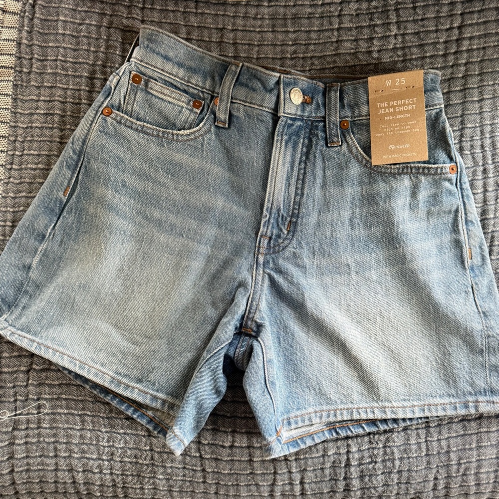 Madewell perfect Jean short- sold out!